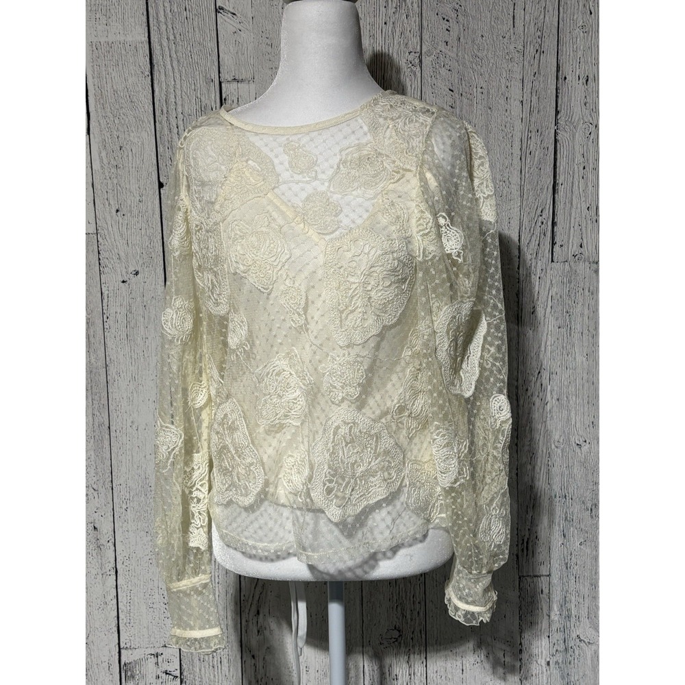 Express Women's Off White Lace /Embroidered Puffy Long Sleeves Blouse Size Small